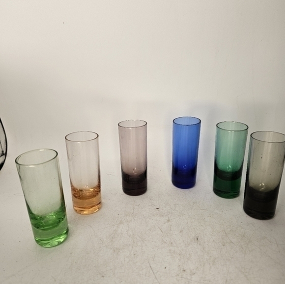 Vintage multicolored apertif/shot‎ glasses - Picture 5 of 7